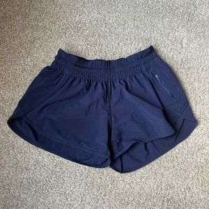 lululemon // tracker low-rise 4” shorts